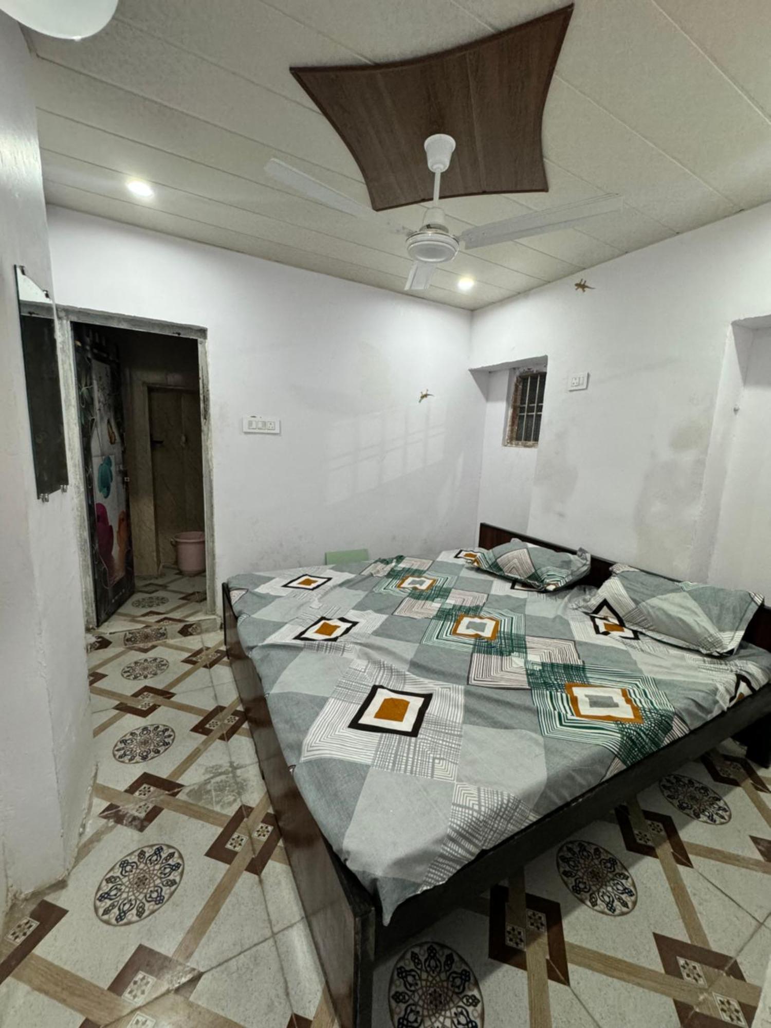 מלון Vrindāvan Pakhi Residency מראה חיצוני תמונה