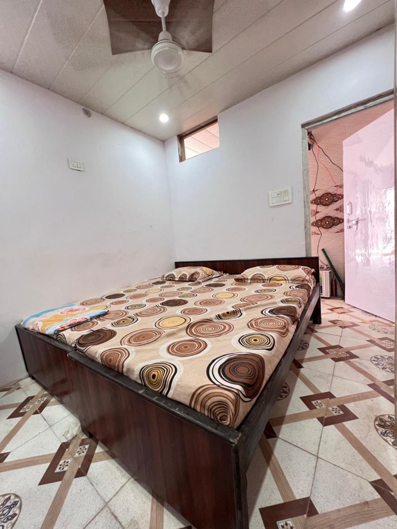 מלון Vrindāvan Pakhi Residency מראה חיצוני תמונה